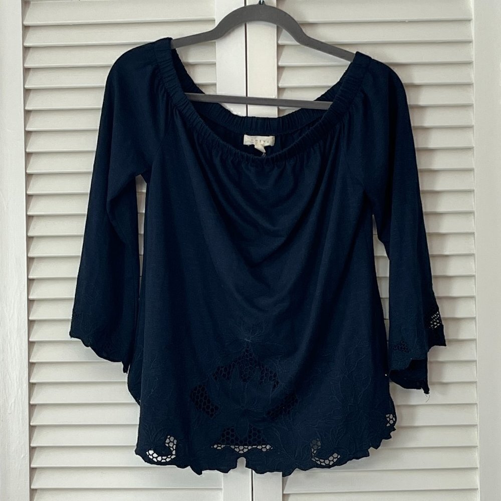 Adiva off-the-shoulder top navy lace medium